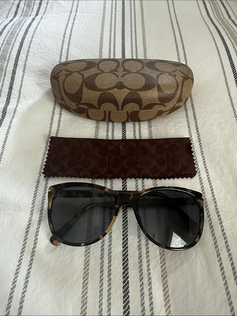 Coach Tortoise Shell Sunglasses with Brown Case